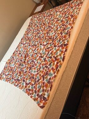 EUC - Soft Autumn Leaves Throw Blanket - Multicolor
